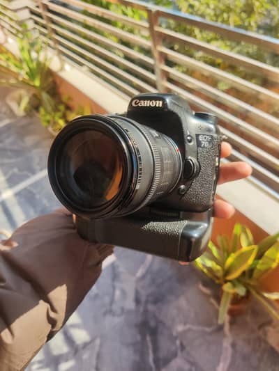 canon 7d mark 1 dslr camera with 35-105 mm lens pro dslr camera body