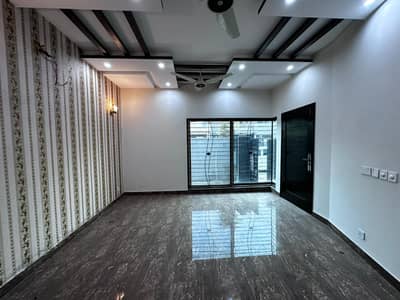 10 Marla house for sale