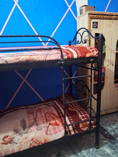 urgent sale kids dabble bed without mattress