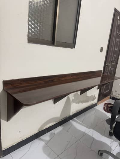 Floating tables for office