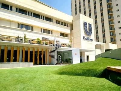 Looking Female for front desk Assistant Manager