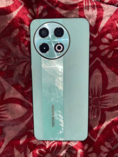 Spark 30 pro 8/128 lush condition