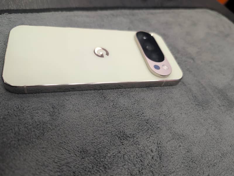 Google Pixel 10 Pro 9