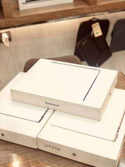 Macbook Air M3 8gb,512gb 15inch non active