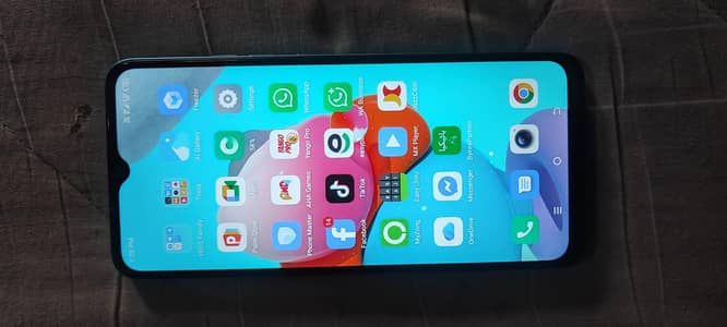 Tecno spark go 4+3/64