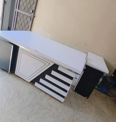 full size office table and side table