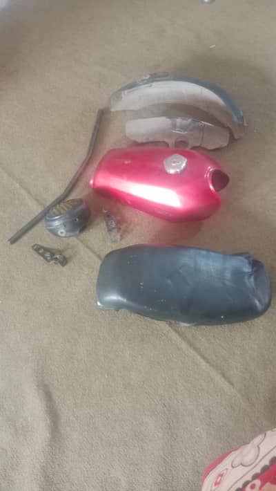 125 سی جی کی ٹینکی ٹاپے فینسی مارگارڈ وغیرہ