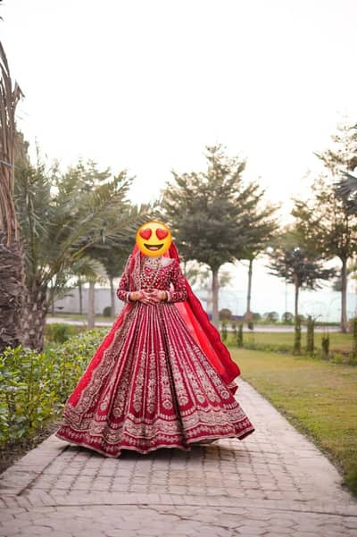 Brand new Mihha bridal dress for urgent sale
