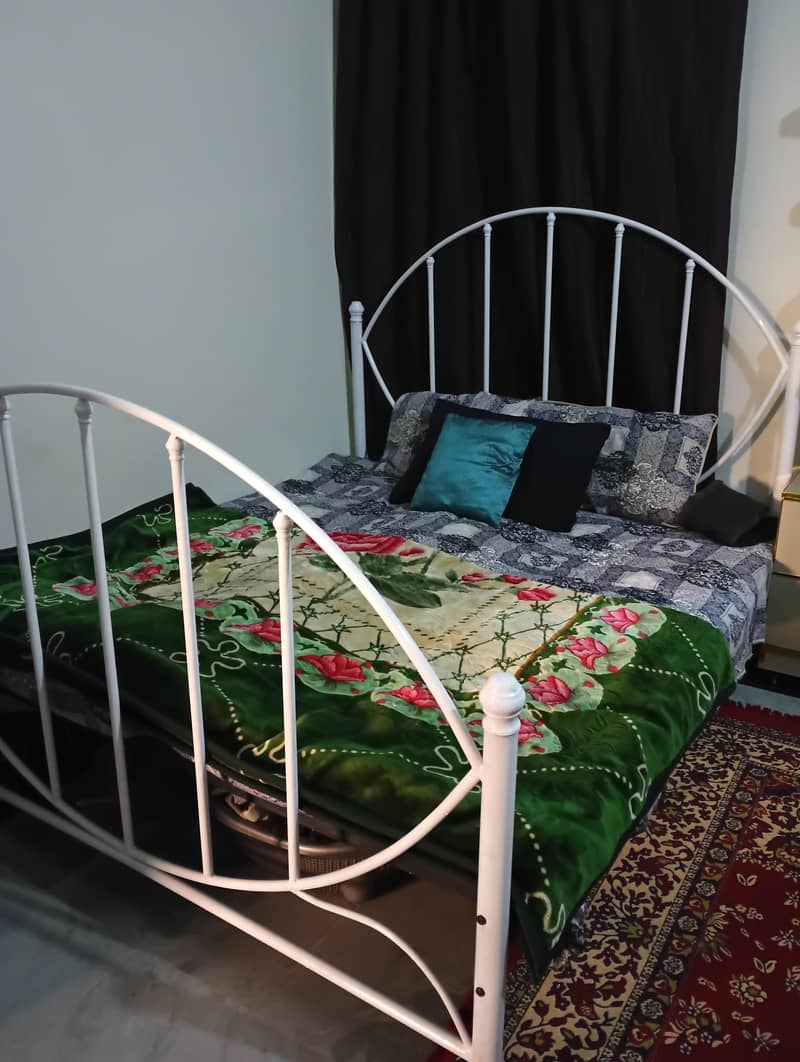 Iron bed 1