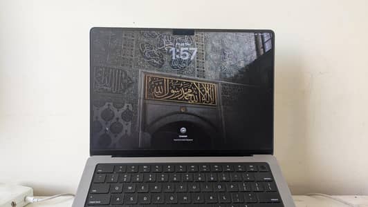 MacBook Pro 14″ M1 Pro – 16 GB / 1 TB – 85% Battery – Like New!