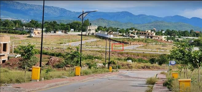 5 Marla Residential Plot for Sale Boulevard Category Ready for Construction