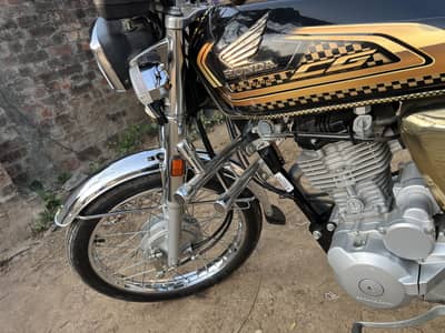 Honda 125 for sell gold edition