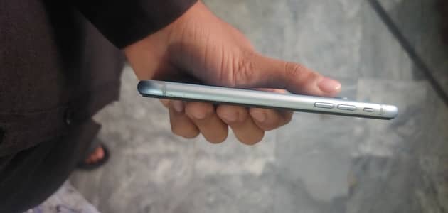 i phone xr  exchange with a good phone