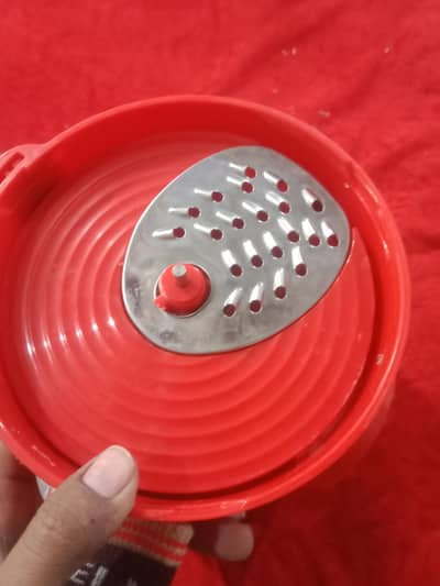 gajjar or vegetable katny wali machine