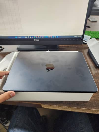 Macbook Air M2 - 13 inch | 8 GB | 256 GB