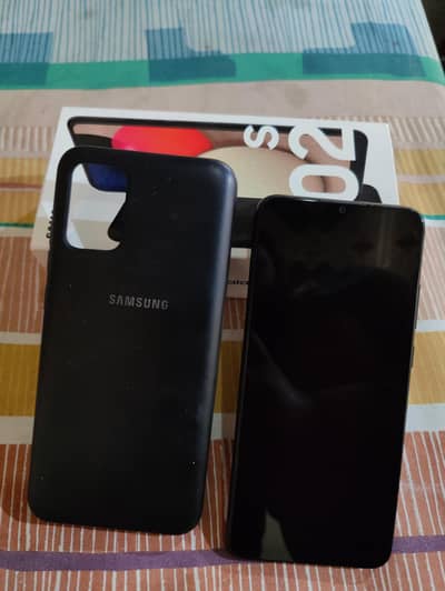 Samsung Galaxy A02S    4.64  with books