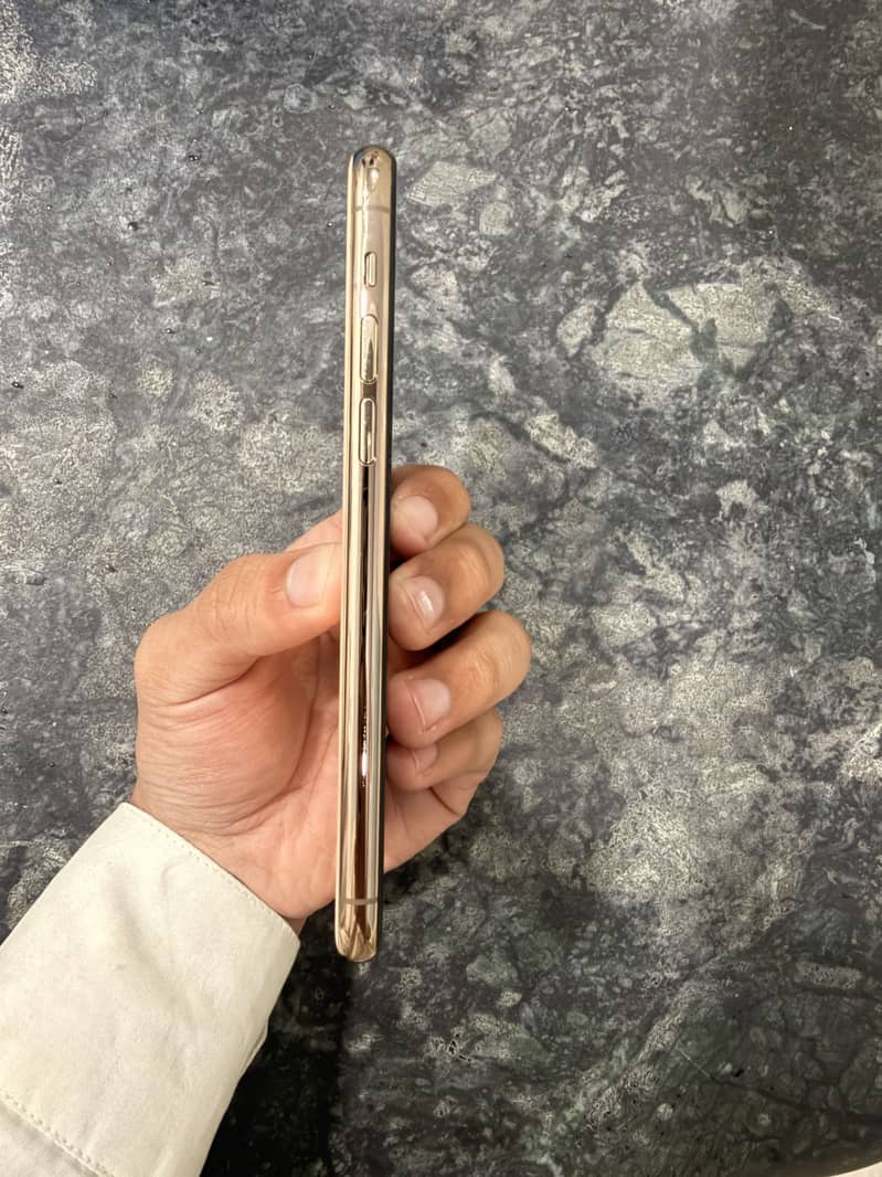 iPhone 11 Pro 2