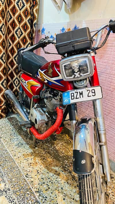 Honda 125 very nice bike ha