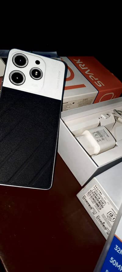 Tecno spark 10 pro urgent for sale ha (8+8/256)(03006326904)