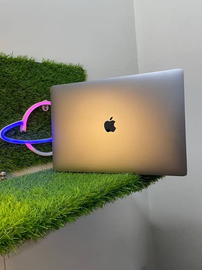 Apple MacBook pro 2017 256 gb /- 03461809478