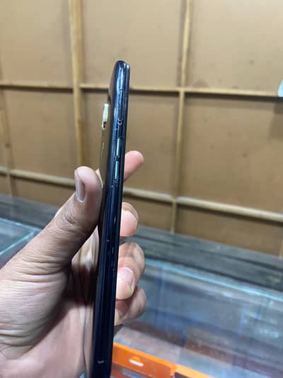 All ok 10 by 10 memory 8gb 256gb 03086401762