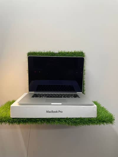 Apple MacBook pro 2012 256 gb with box /-03461809478