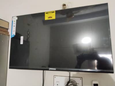 Samsung Q26F smart led 32 in just box open