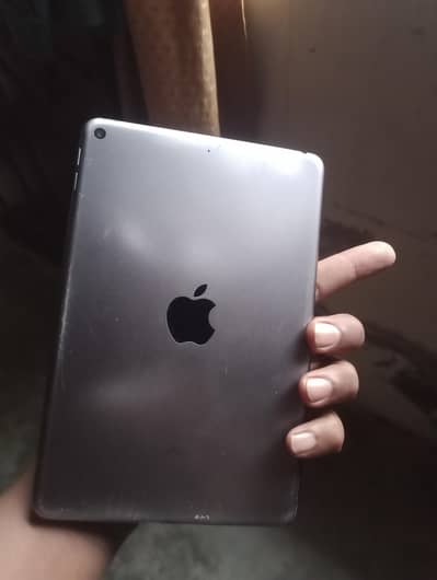ipad mini5 srif power baten tuta hua hai baqi 10/10 64Gb memory
