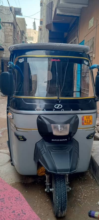 Sazgar rickshaw 25 model 03003799661 lpg 10 / 10 condition