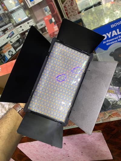 Video led 600 Bi + RGB tik tok k leye bhe bohot ache led hoty hai