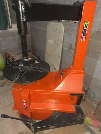 tyre changer machine