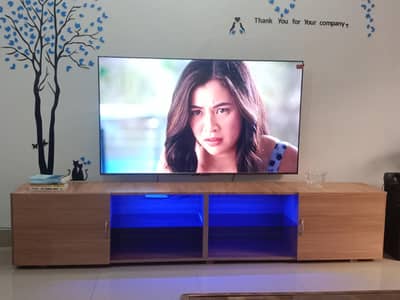 Decent Tv Console with lights