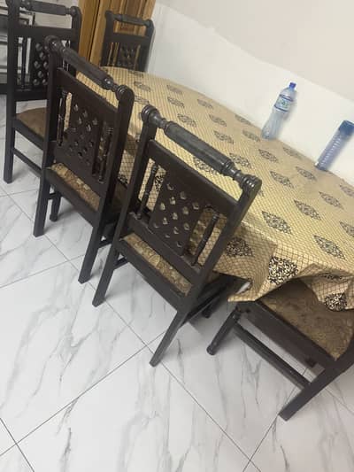 Daining table for sale