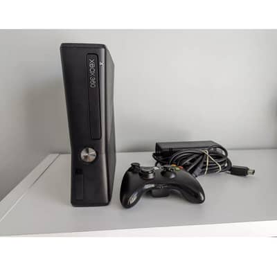 Xbox 360 for sale 10/10 condition