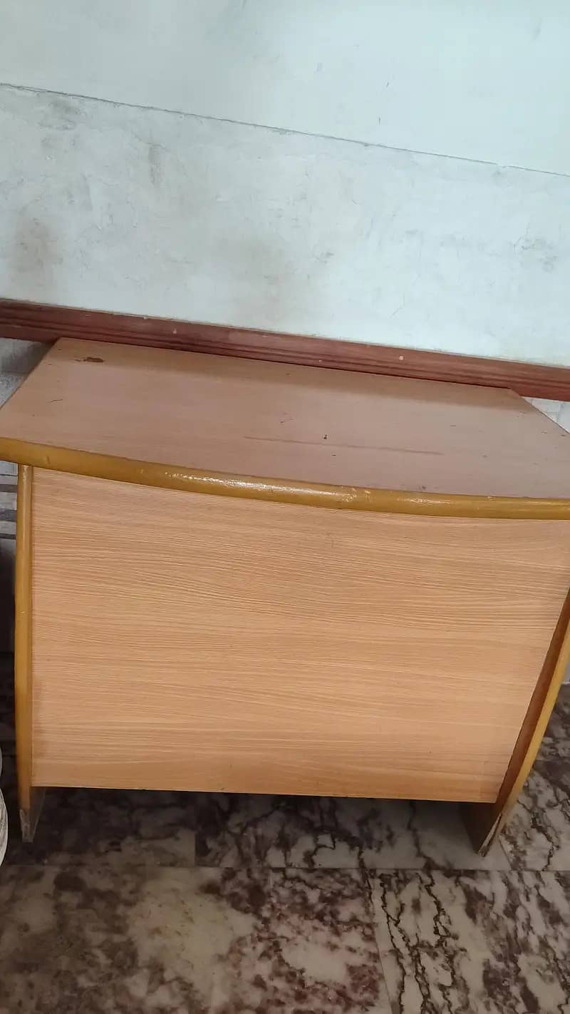 آفس سامان برائے فروخت 4