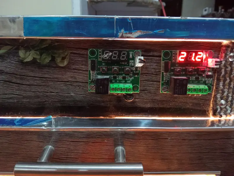 50 Eggs Incubator, work on both 220V and 12V — photo 2