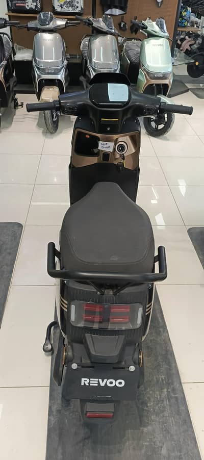 Revoo A11 Electric Bike