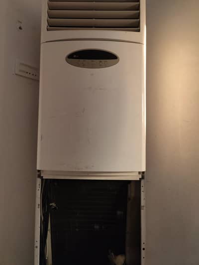 lg 2.5 ton hot and cool AC stand floor