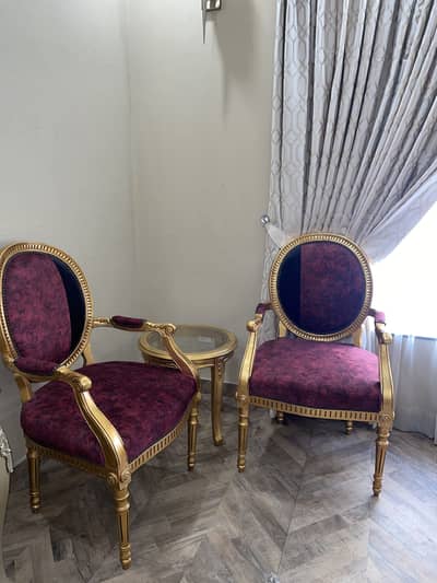 Luxury Sheesham Style Wooden Chairs + Side Table For Sale