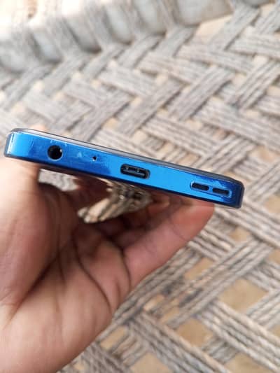 exchange possible box hai charger ni hai sath ka