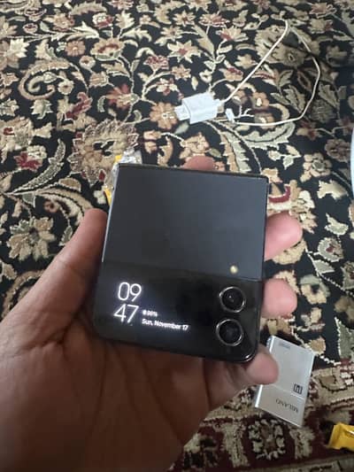 Samsung z filp 4 512 GB contact 03091277721