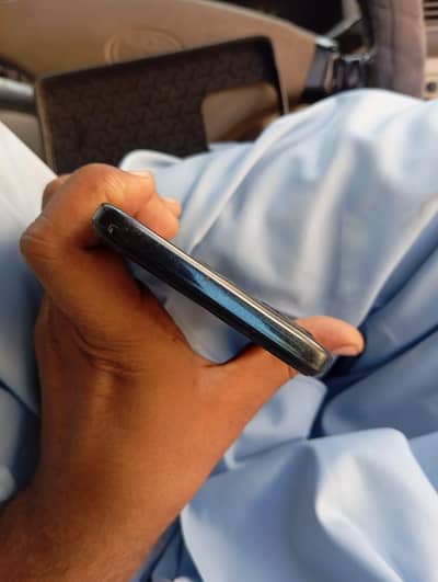 selling my phone tecno spark 10 6gb 128gb