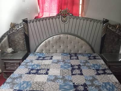 Urgent sale home shifting bedroom set 4pic
