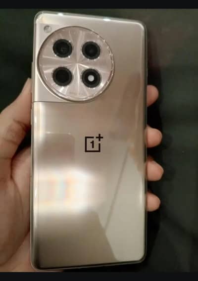 One plus 12 R 16gb+12 gb Ram. storage 512 gb Duel sim