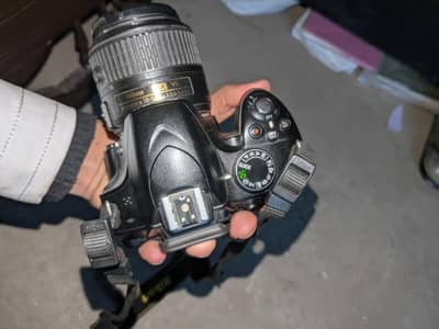 nikon d3200 with box and bag