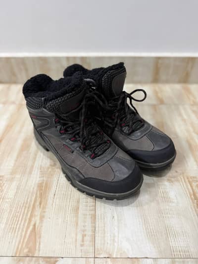 Landrover Hiking Shoes – Premium Condition