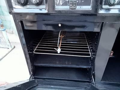 5 burner good oven and microwave