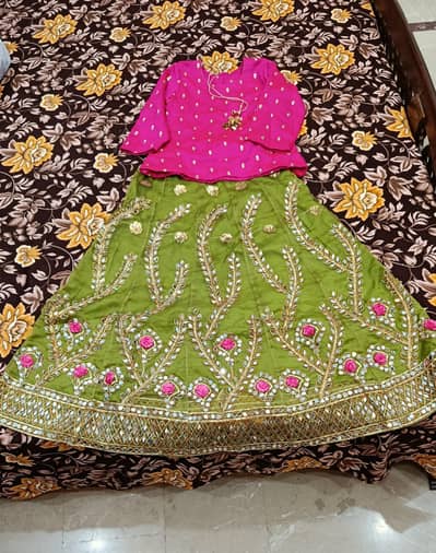 mehndi lehnga