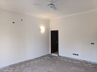 FOR SALE 40*100 Double Storey Old House CDA Transfer F_6/1