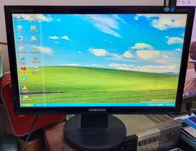 Samsung 19 inch wide only lcd for sell read add